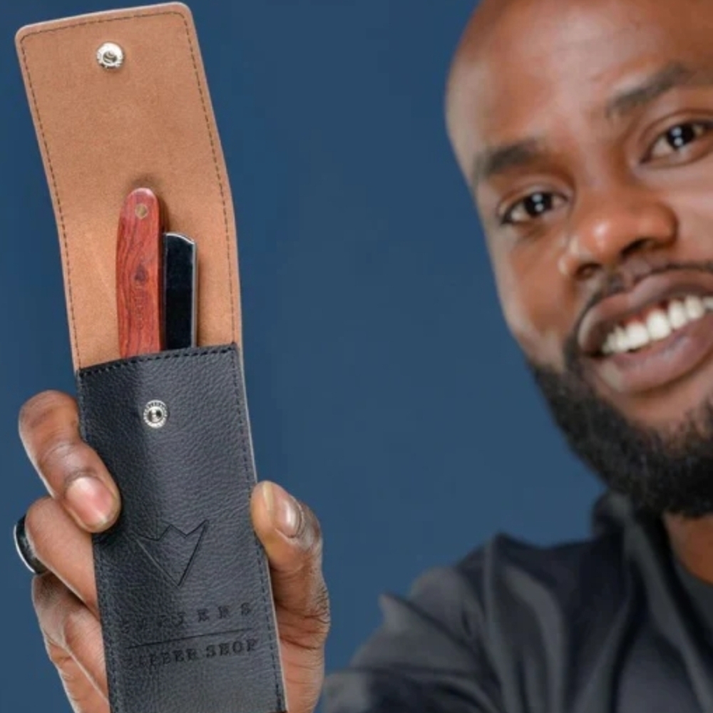 Sapiens. Straight Razor - Wood Edition